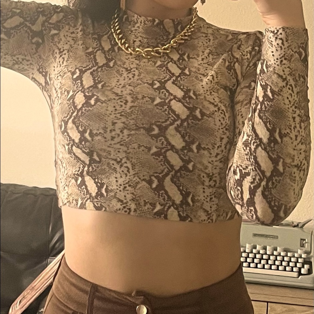Crop top